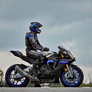 Yamaha YZF R1M Motorcykel model 2023