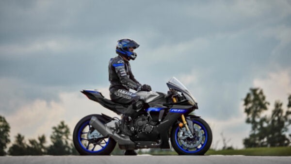 Yamaha YZF R1M Motorcykel model 2023