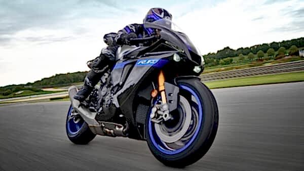 Yamaha YZF R1M Motorcykel model 2023