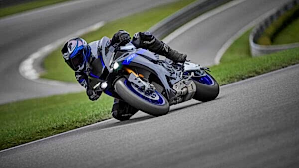 Yamaha YZF R1M Motorcykel model 2023