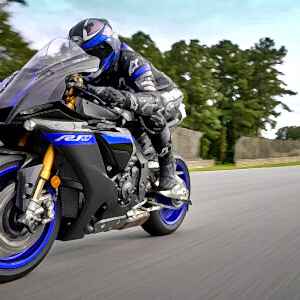 Yamaha YZF R1M Motorcykel model 2023