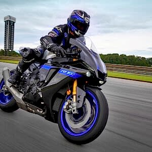 Yamaha YZF R1M Motorcykel model 2023