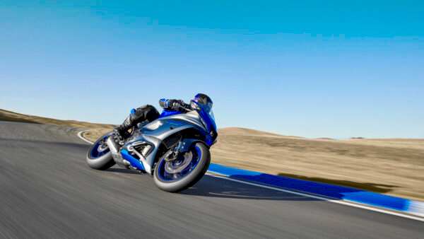 Yamaha YZF R7 Motorcykel 2023