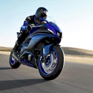 Yamaha YZF R7 35kW Motorcykel model 2023