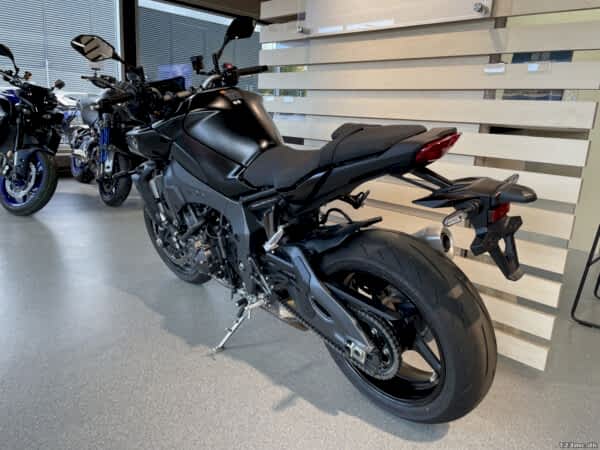 Yamaha MT-10 Motorcykel model 2023 Leasing