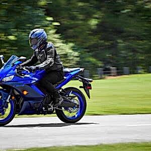 Yamaha YZF R3 Motorcykel model 2023