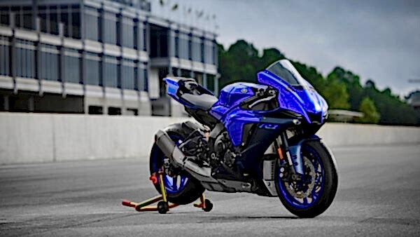 Yamaha YZF R1 Motercykel model 2023