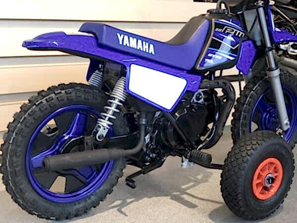 2025 Yamaha PW 50 med støttehjul