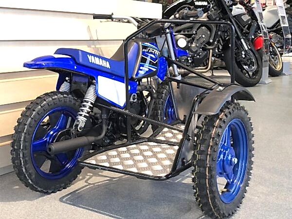 2025 Yamaha PW 50 med sidevogn