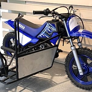 2025 Yamaha PW 50 med sidevogn