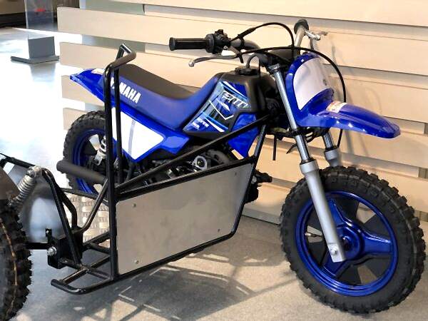 2025 Yamaha PW 50 med sidevogn