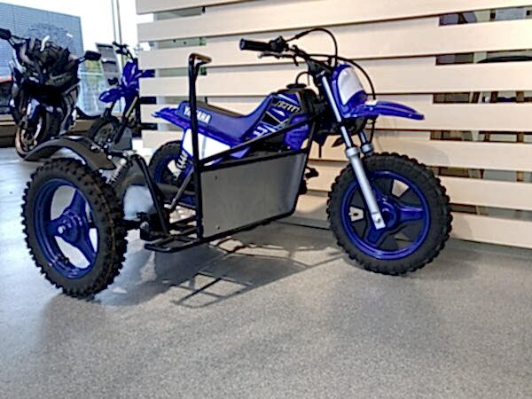 2025 Yamaha PW 50 med sidevogn