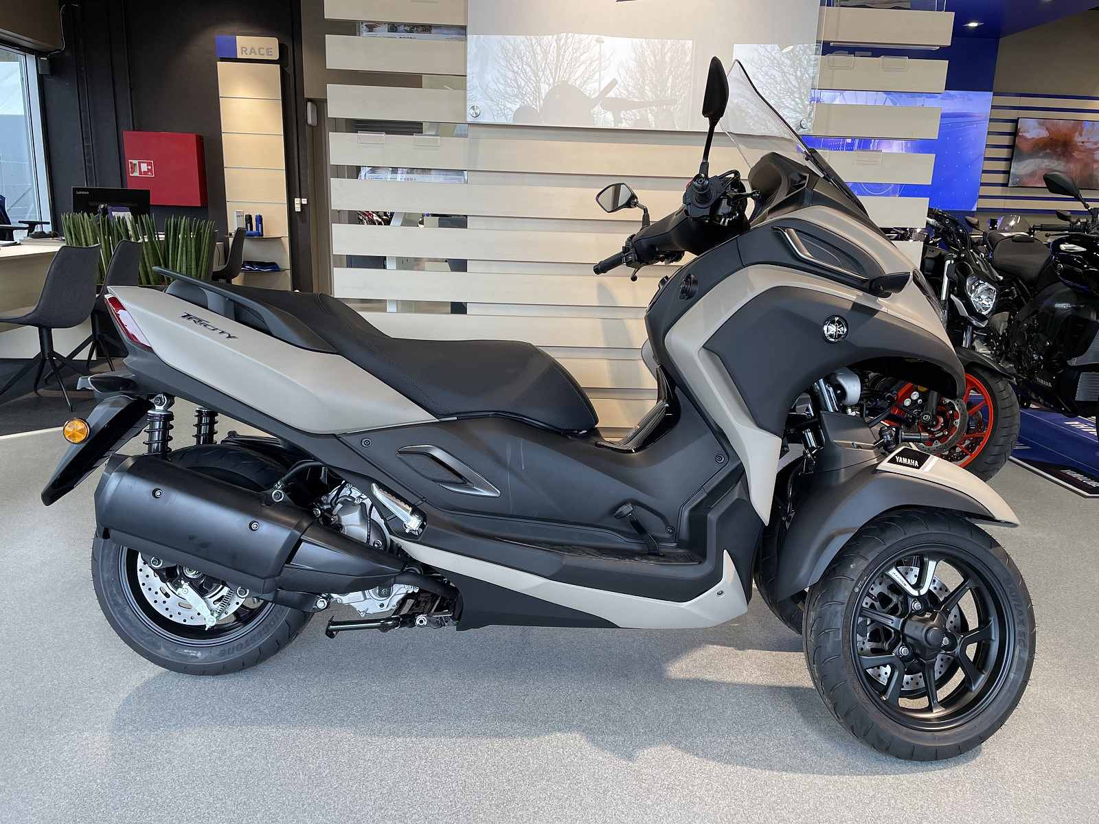 Yamaha Tricity 300 til bil kørekort- Leje