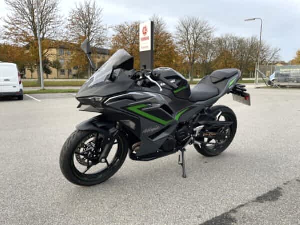 2024 Kawasaki Ninja 500 SE